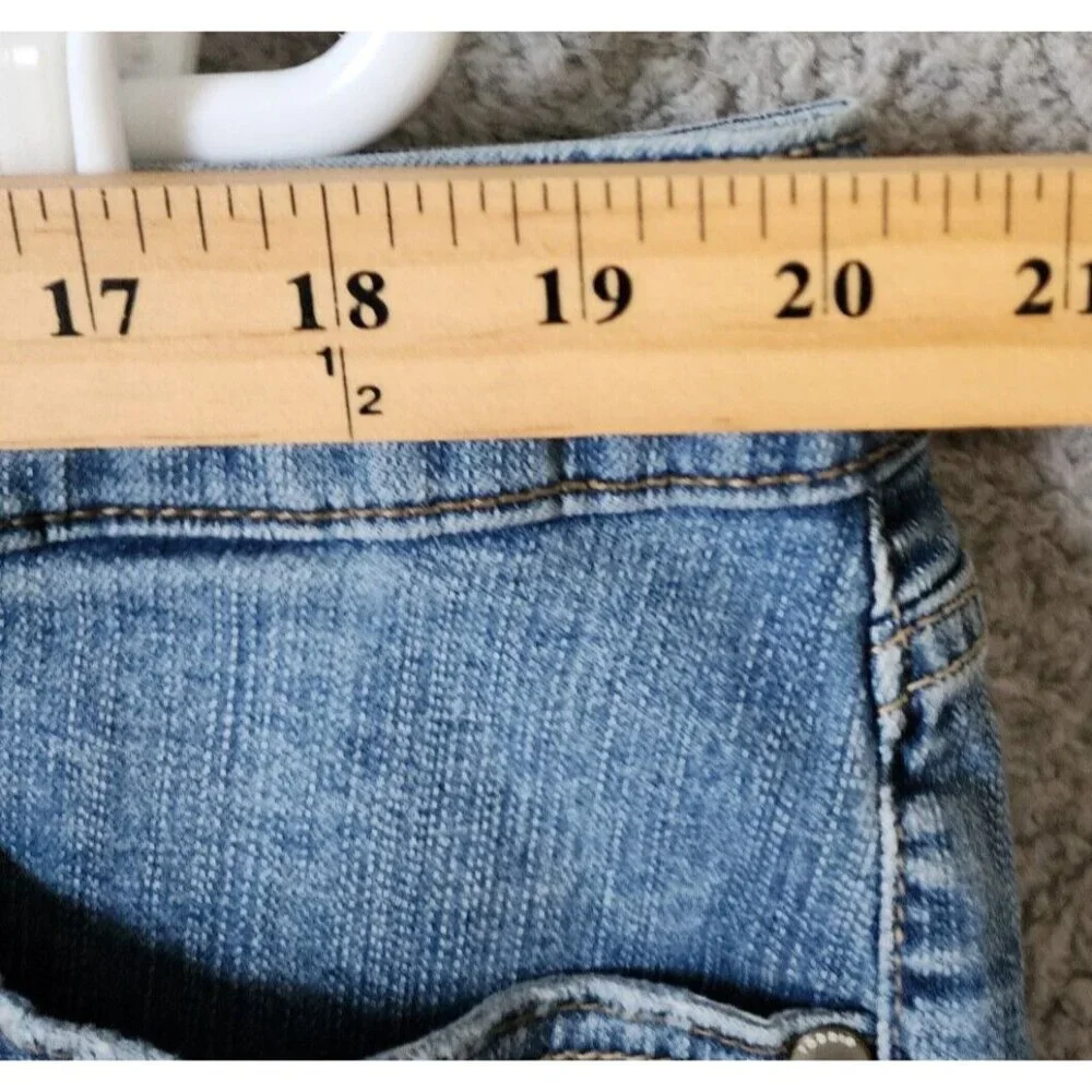 Torrid Women's Button Fly Stretch Denim Jean High Rise Shorts Distressed Size 22